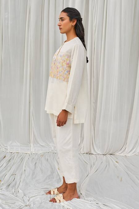 Shop Ayaka White Cotton Embroidery Round Neck Floral Straight Top Online at Aza Fashions Shop_Ayaka_White Cotton Embroidery Round Neck Floral Straight Top _Online_at_Aza_Fashions