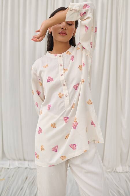 Ayaka White Cotton Embroidery Round Neck Leaf Hand Block Print Top at Aza Fashions Ayaka_White Cotton Embroidery Round Neck Leaf Hand Block Print Top _at_Aza_Fashions