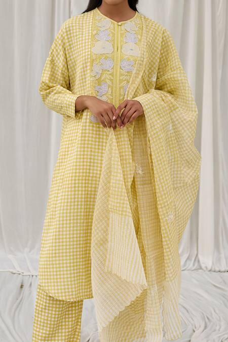 Ayaka_Yellow Printed Checkered Hand Block Dupatta  _Online_at_Aza_Fashions