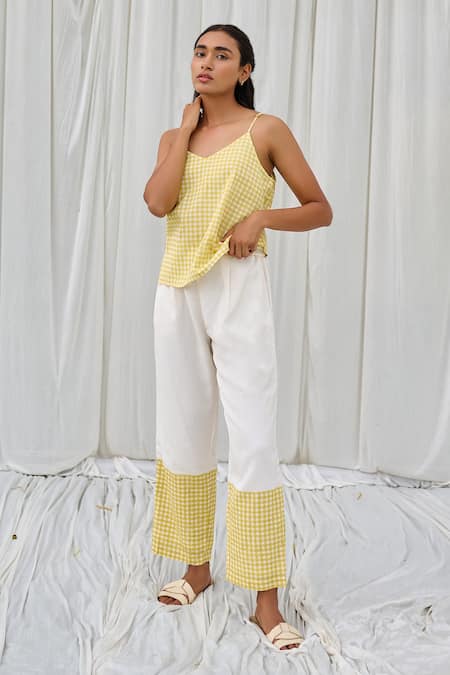Buy Ayaka Yellow Cotton Checkered Hem Front Pleated Trouser Online at Aza Fashions Buy_Ayaka_Yellow Cotton Checkered Hem Front Pleated Trouser _Online_at_Aza_Fashions