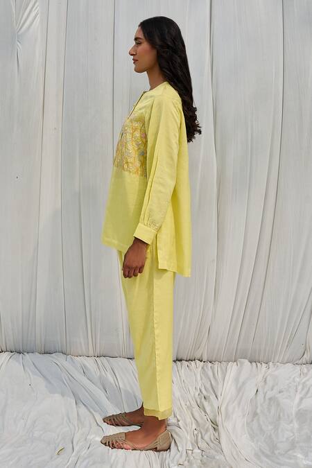Buy Ayaka Yellow Cotton Embroidery, Tassels Round Neck Straight Top Online at Aza Fashions Buy_Ayaka_Yellow Cotton Embroidery, Tassels Round Neck Straight Top _Online_at_Aza_Fashions