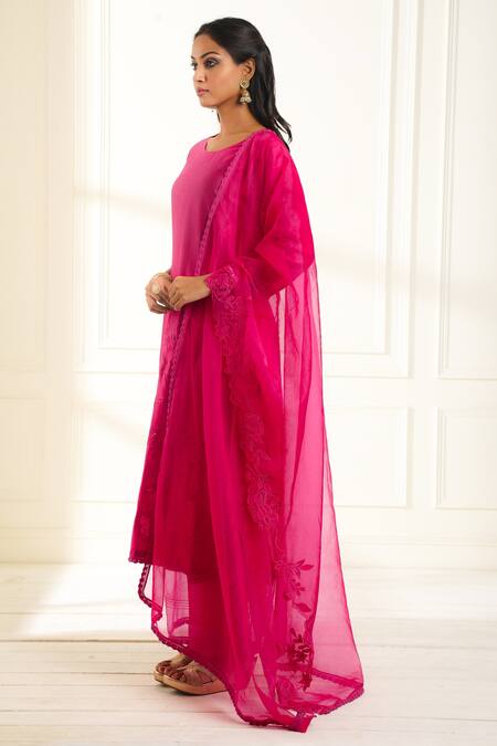 Omana By Ranjana Bothra Pink Chanderi, Organza Embroidery, Cut Work Round Gul Floral Applique Kurta Set at Aza Fashions Omana By Ranjana Bothra_Pink Chanderi, Organza Embroidery, Cut Work Round Gul Floral Applique Kurta Set _at_Aza_Fashions