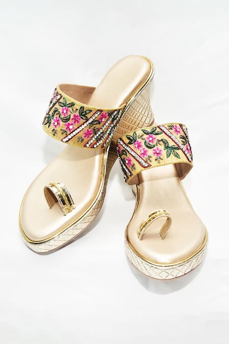 Buy_Foot Fuel_Gold Embroidery, Stones Bubbaaa Floral Kolhapuri Wedges _Online_at_Aza_Fashions