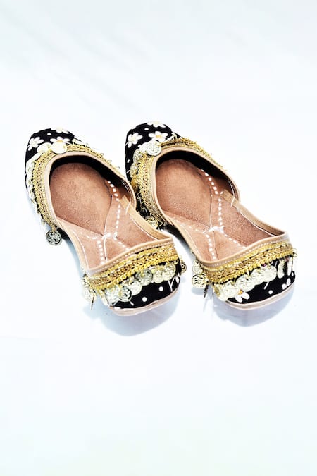 Buy_Foot Fuel_Black Amalia Floral Print Juttis _Online_at_Aza_Fashions