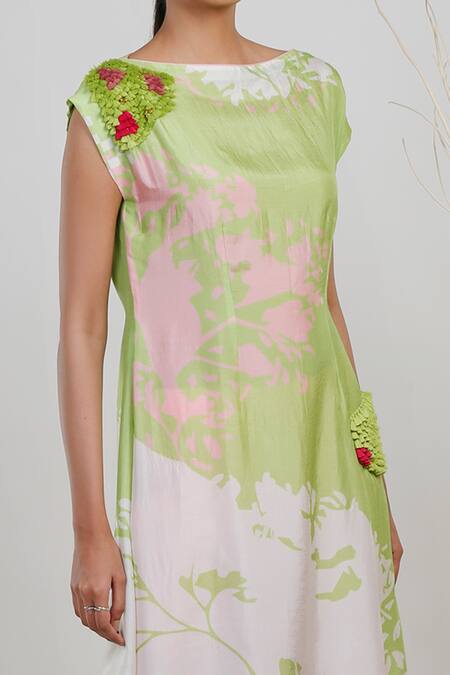 Garo_Green Modal, Satin Round Neck Leaf Print Straight Kurta And Flared Pant Set _Online_at_Aza_Fashions