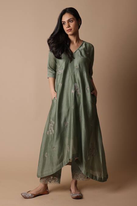 Rhua_Green Silk, Cotton, Silk, Neeti Thread Placement Kurta Set _Online_at_Aza_Fashions