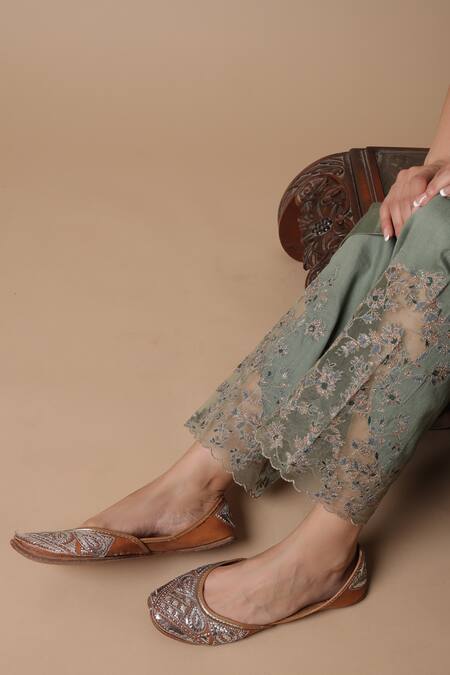 Buy_Rhua_Green Silk, Cotton, Silk, Neeti Thread Placement Kurta Set _Online_at_Aza_Fashions