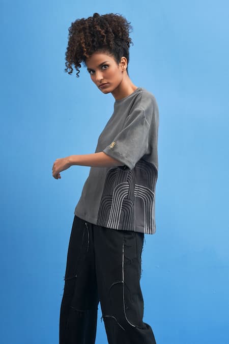 Siddhant Agrawal_Grey Cotton Embroidery Round Neck Chrysler Placement T-shirt _at_Aza_Fashions