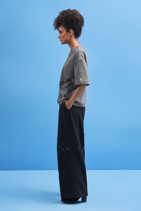 Siddhant Agrawal_Grey Cotton Embroidery Round Neck Chrysler Placement T-shirt _Online_at_Aza_Fashions