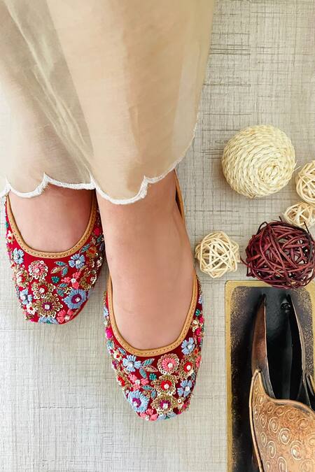 Jutti Express_Maroon Gulbagh Sequin Embroidered Juttis _at_Aza_Fashions
