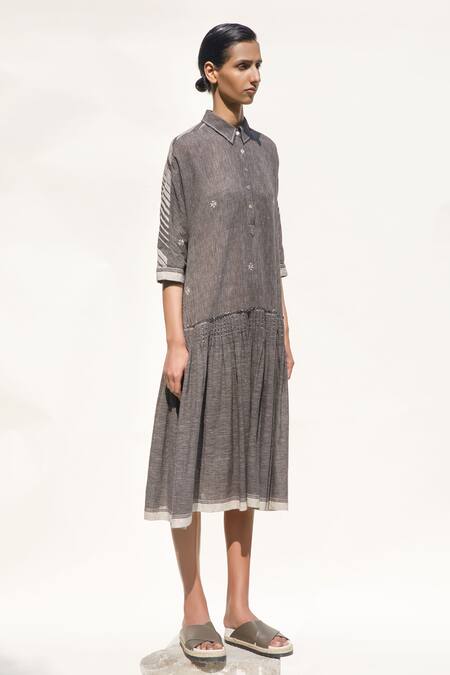 Urvashi Kaur_Grey Handloom Cotton Collared Meridian Placement Woven Shirt Dress _Online_at_Aza_Fashions
