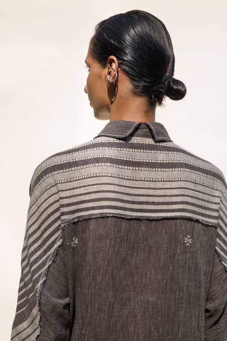 Buy_Urvashi Kaur_Grey Handloom Cotton Collared Meridian Placement Woven Shirt Dress _Online_at_Aza_Fashions