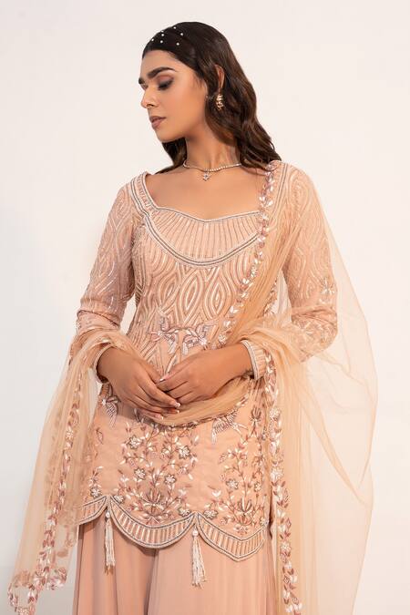 Nayna Kapoor_Pink Georgette Embroidery Floral Square Neck Kurta With Dupatta  _Online_at_Aza_Fashions