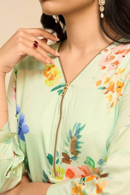Chrkha Green Cotton Satin Print Floral V Neck Flower Short Kurta With Pant at Aza Fashions Chrkha_Green Cotton Satin Print Floral V Neck Flower Short Kurta With Pant _at_Aza_Fashions