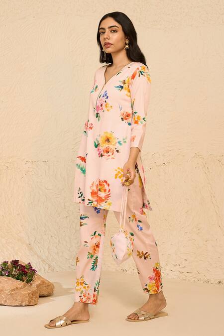 Chrkha_Pink Cotton Satin Embroidery V-neck Floral Print Kurta Set _at_Aza_Fashions