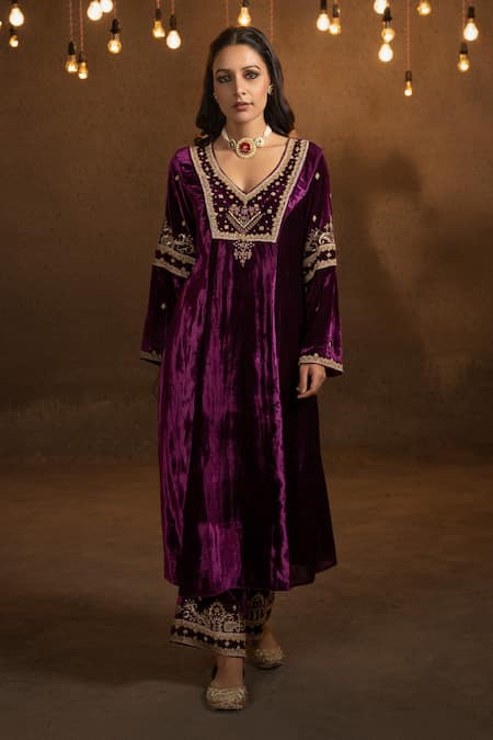 Glittire By Sakshi Verma_Purple Silk Velvet Cutdana, Sequin, Bead Leaf Neck Embroidered Yoke Kurta Set_Online_at_Aza_Fashions