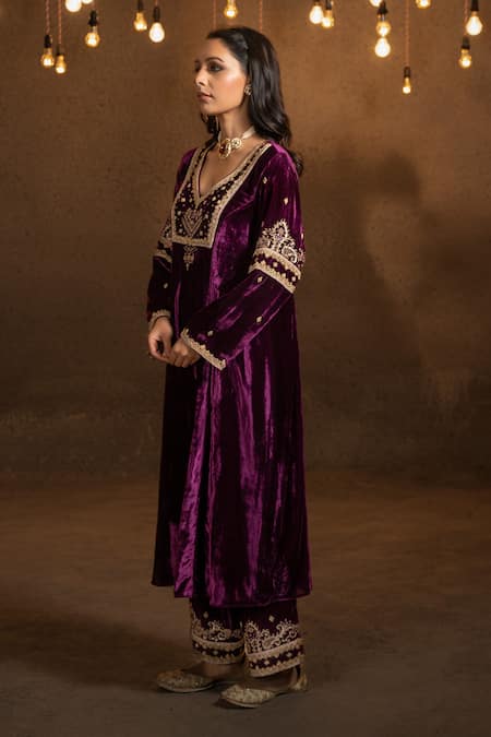 Buy_Glittire By Sakshi Verma_Purple Silk Velvet Cutdana, Sequin, Bead Leaf Neck Embroidered Yoke Kurta Set_Online_at_Aza_Fashions