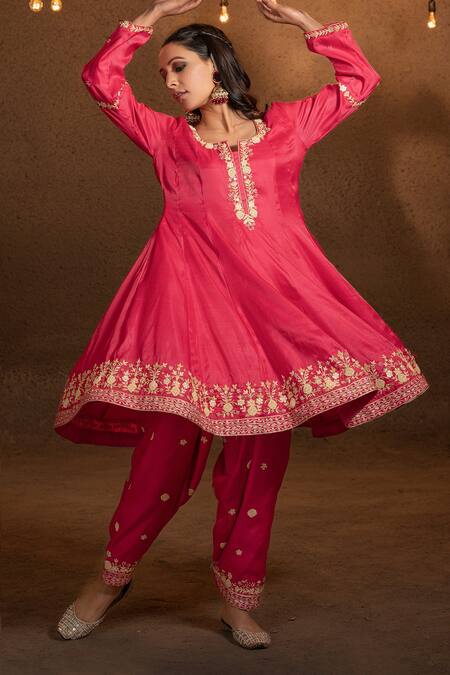 Buy_Glittire By Sakshi Verma_Pink Kota Tussar Embroidery Resham Notched Kurta Set _Online_at_Aza_Fashions