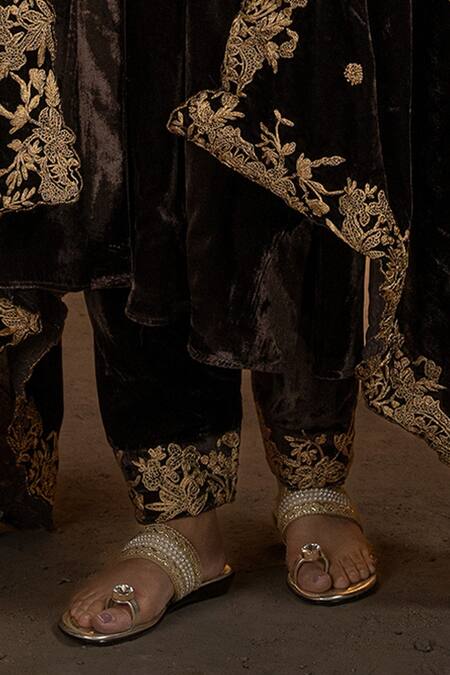 Shop_Glittire By Sakshi Verma_Brown Silk Velvet Embroidery Zari V Neck Kurta Set _Online_at_Aza_Fashions