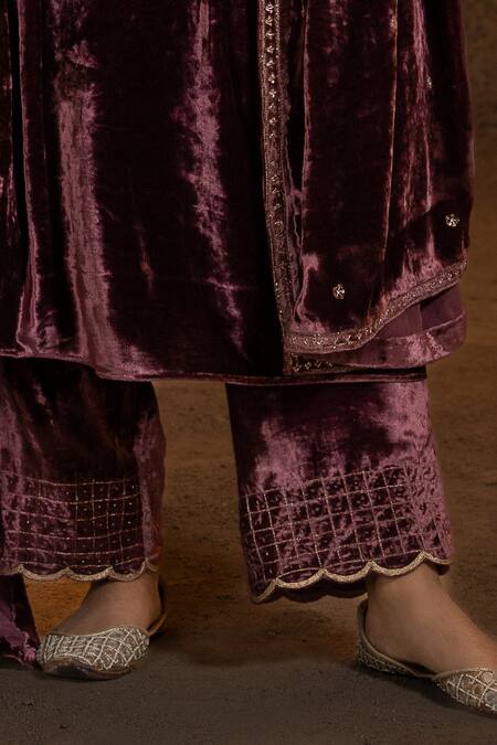 Glittire By Sakshi Verma_Wine Silk Velvet Cutdana, Dabka, Zari Round A-line Yoke Embroidered Kurta Set_at_Aza_Fashions