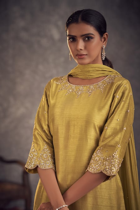 Hirika & Dhruti Green Silk, Georgette, Crepe Embroidery Floral Kurta And Layered Gharara Set Online at Aza Fashions Hirika & Dhruti_Green Silk, Georgette, Crepe Embroidery Floral Kurta And Layered Gharara Set _Online_at_Aza_Fashions