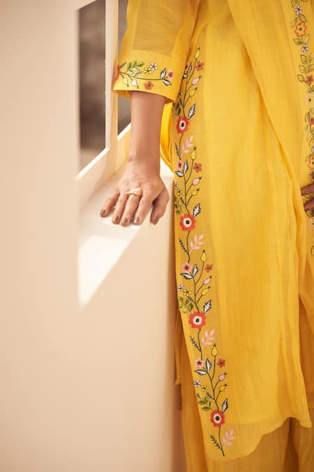 Hirika & Dhruti_Yellow Chanderi Embroidery, Cut Work V-neck Kurta Set _Online_at_Aza_Fashions