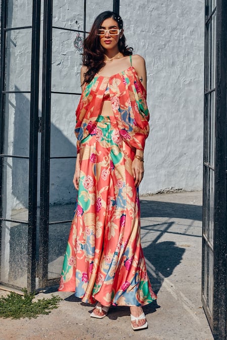 Buy_House Of Fett_Red Satin Embroidery Split V-neck Floral Print Crop Top And Pant Set _Online_at_Aza_Fashions