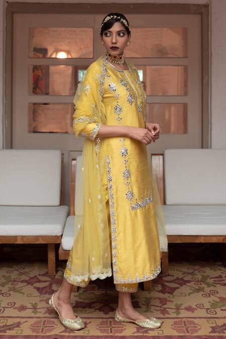 Buy_House of Dasmaya_Green Dupion Silk Embroidered Mirror Round Kurta Pant Set _Online_at_Aza_Fashions