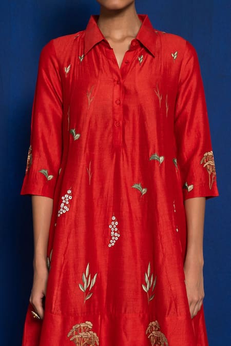 Romaa_Red Silk Moonga Hand Embroidered Floral Thread Work Kurta And Pant Set  _Online_at_Aza_Fashions