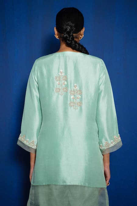 Romaa_Green Silk Dupion Hand Embroidered Zardozi V Neck Kurta And Pajama Set  _Online_at_Aza_Fashions