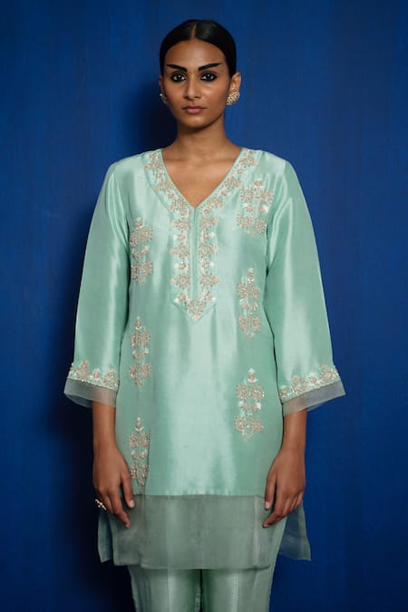 Buy_Romaa_Green Silk Dupion Hand Embroidered Zardozi V Neck Kurta And Pajama Set  _Online_at_Aza_Fashions