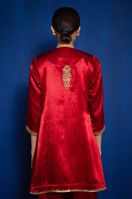 Shop_Romaa_Red Mushroo Silk Hand Embroidered Zardozi U Neck Kurta And Pant Set  _Online_at_Aza_Fashions