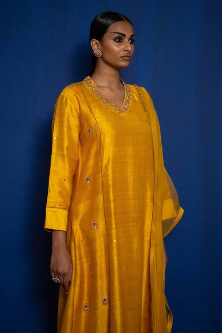 Buy_Romaa_Yellow Raw Silk Hand Embroidered Zardozi V Neck Kurta Set  _Online_at_Aza_Fashions