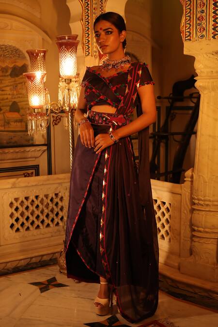 Xoxo Apurva_Purple Crepe, Viscose Zari, Tassels V-neck Embroidered Saree And Blouse Set _Online_at_Aza_Fashions