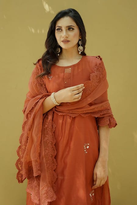 Naaz By Noor Orange Cotton, Organza, Chanderi Flower Embroidery Sequin And Thread Kurta Set at Aza Fashions Naaz By Noor_Orange Cotton, Organza, Chanderi Flower Embroidery Sequin And Thread Kurta Set _at_Aza_Fashions