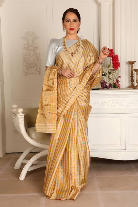 Sheela Suthar_Gold Handloom Cotton Tarini Checkered Pattern Saree With Running Blouse _Online_at_Aza_Fashions