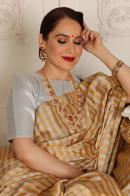 Sheela Suthar_Gold Handloom Cotton Tarini Checkered Pattern Saree With Running Blouse _at_Aza_Fashions