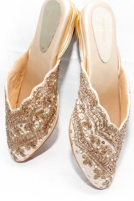 Buy Foot Fuel Cream Embroidery Vellichor Mule Block Heels Online at Aza Fashions Buy_Foot Fuel_Cream Embroidery Vellichor Mule Block Heels _Online_at_Aza_Fashions