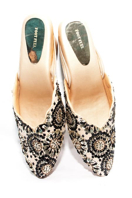 Buy Foot Fuel Cream Embroidery Hugable Mule Block Heels Online at Aza Fashions Buy_Foot Fuel_Cream Embroidery Hugable Mule Block Heels _Online_at_Aza_Fashions