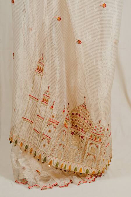 Buy_Shinor_Off White Organza, Silk Embroidered Taj Mahal Patterned Pallu Saree With Blouse _Online_at_Aza_Fashions