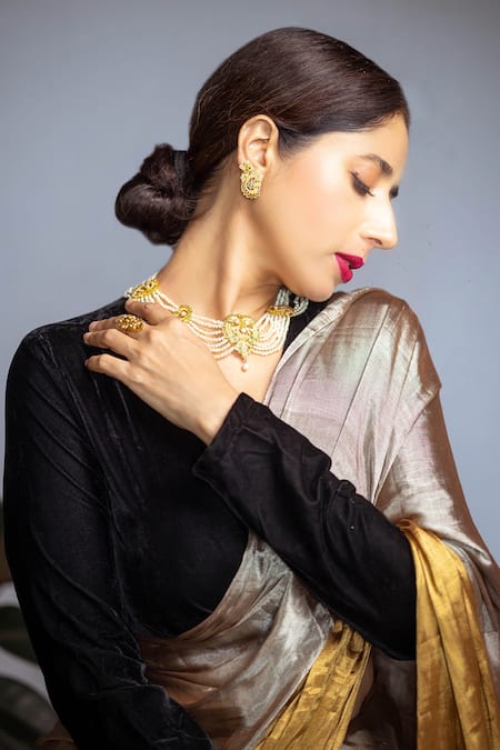 Sheela Suthar_Gold Handloom Cotton Suvarna Handwoven Panelled Saree With Running Blouse _Online_at_Aza_Fashions