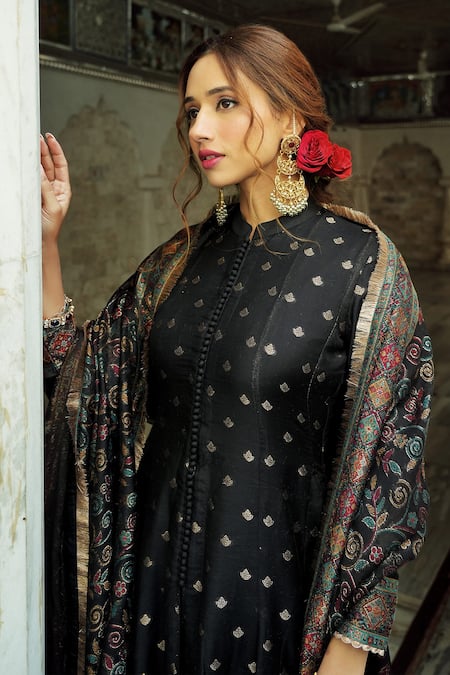 Safaa Black Velvet Embroidery Mandarin Collar The Makhmoor Anarkali Set Online at Aza Fashions Safaa_Black Velvet Embroidery Mandarin Collar The Makhmoor Anarkali Set _Online_at_Aza_Fashions