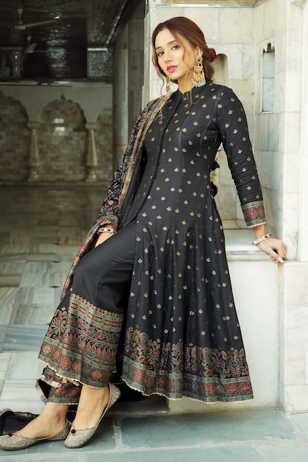 Safaa Black Velvet Embroidery Mandarin Collar The Makhmoor Anarkali Set at Aza Fashions Safaa_Black Velvet Embroidery Mandarin Collar The Makhmoor Anarkali Set _at_Aza_Fashions