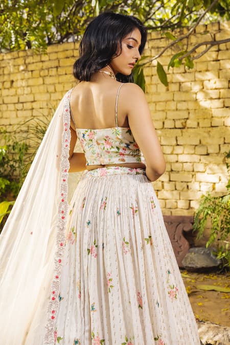Suruchi Parakh White Georgette, Crepe, Linen Pearls, Sequins, Floral Pattern Lehenga Set at Aza Fashions Suruchi Parakh_White Georgette, Crepe, Linen Pearls, Sequins, Floral Pattern Lehenga Set _at_Aza_Fashions