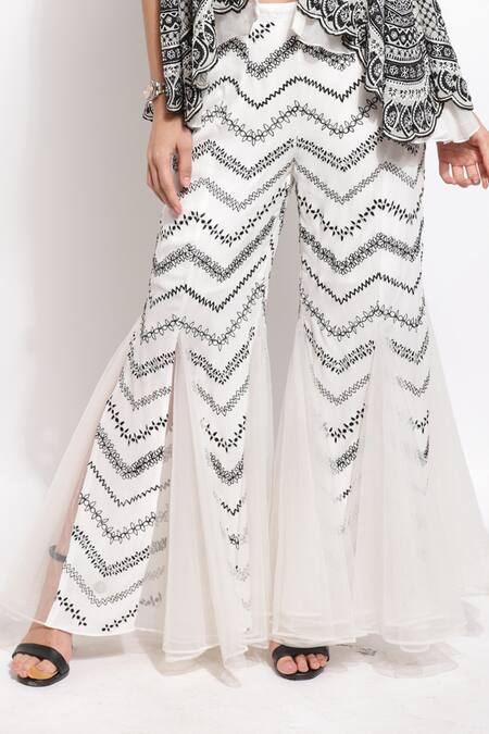 Sonali Gupta_Off White Silk Hand Embroidered Aari And Mughal Jaal Sharara Set  _Online_at_Aza_Fashions