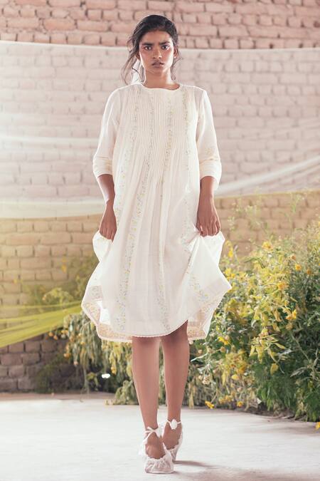 Itr By Khyati Pande_Off White Handloom Cotton Lace Round Neck Periwinkle Hand Block Print Dress_Online_at_Aza_Fashions