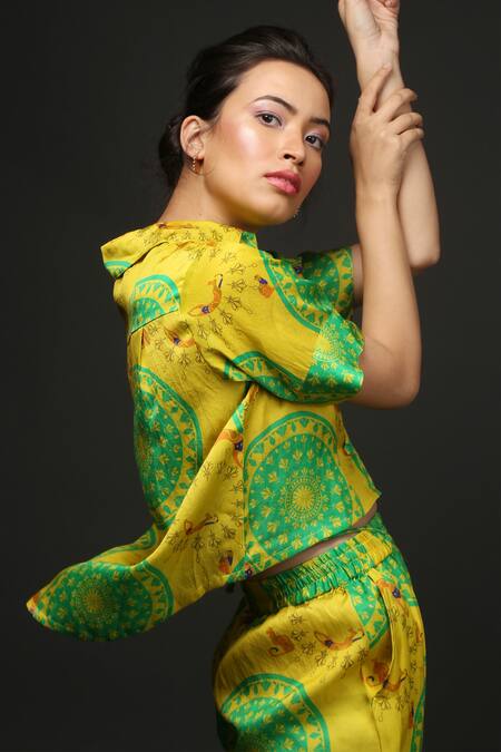 Buy Ekastories Yellow Cotton Split V-neck City Cat Print Resort Shirt And Pant Set Online at Aza Fashions Buy_Ekastories_Yellow Cotton Split V-neck City Cat Print Resort Shirt And Pant Set_Online_at_Aza_Fashions