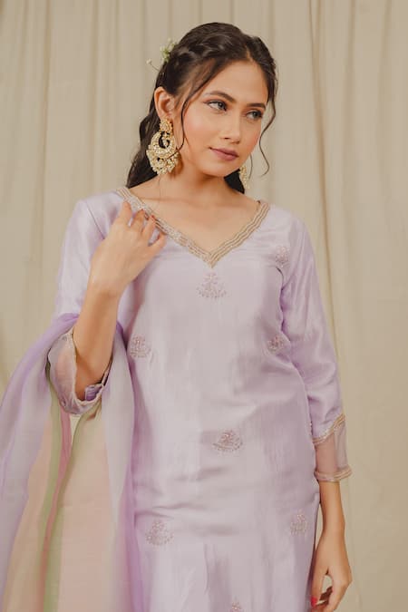 Buy_Shinor_Purple Silk, Organza Cut Work, Threadwork Straight Kurta Set With Ombre Dupatta 