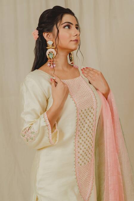 Shinor_White Silk, Organza Embroidery, Pearls, Tassels Short Kurta Set With Dupatta _Online_at_Aza_Fashions