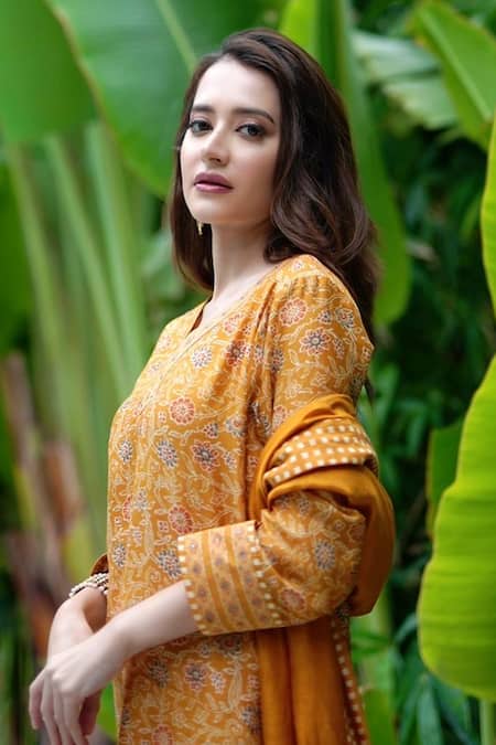 Buy_Shrutkirti_Yellow Chanderi Printed Floral V Neck Straight Kurta Palazzo Set_Online_at_Aza_Fashions
